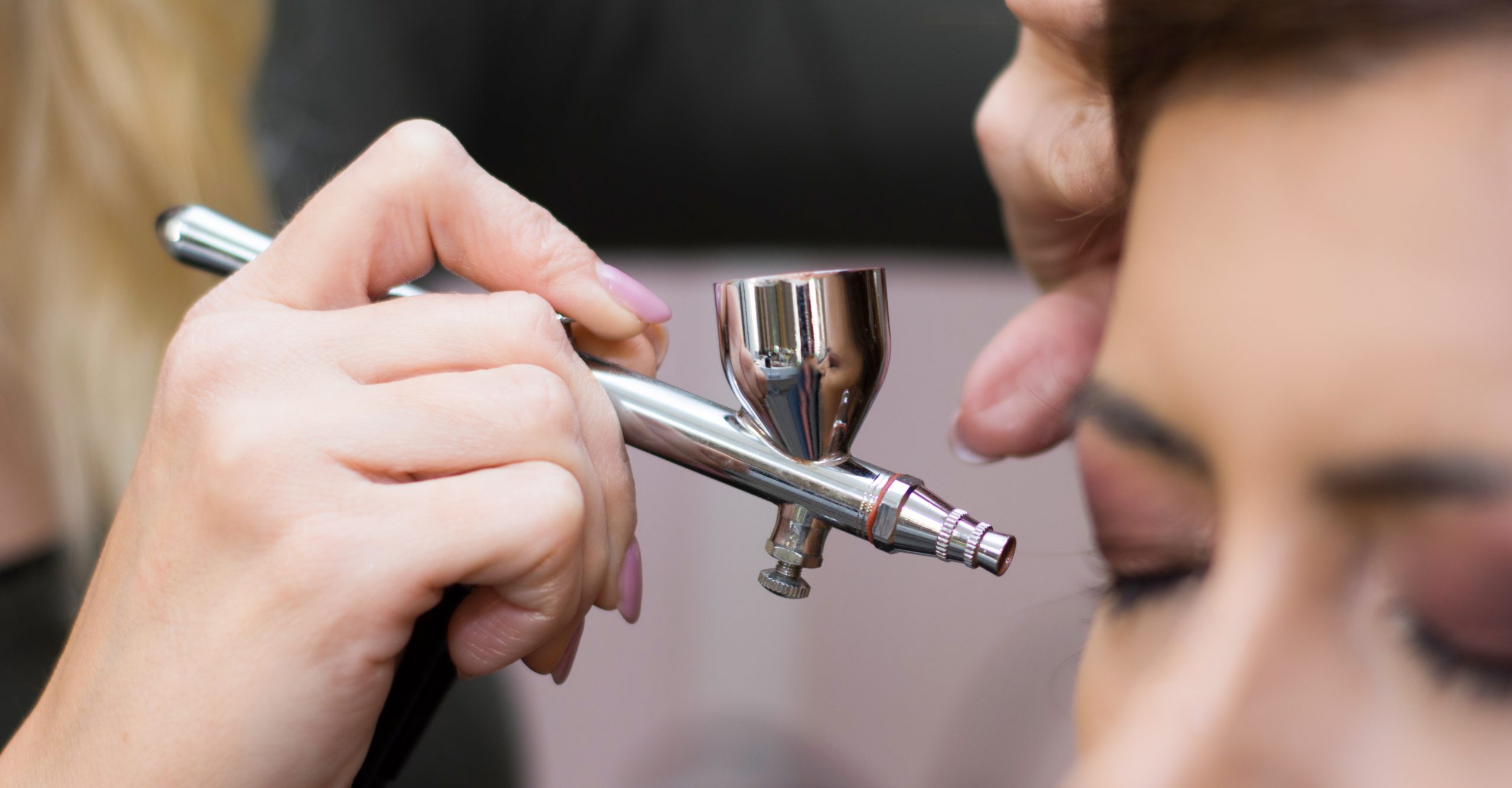 Advantages Of Airbrush Makeup – You Need To Know About